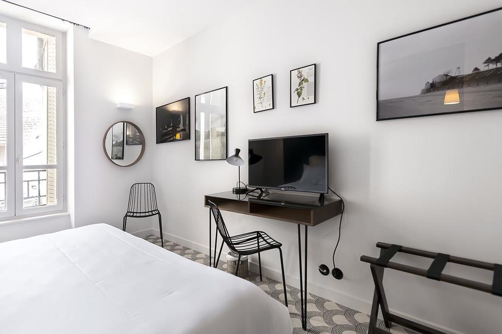 Urban Style Hotel Des Carmes Aurillac Exterior photo